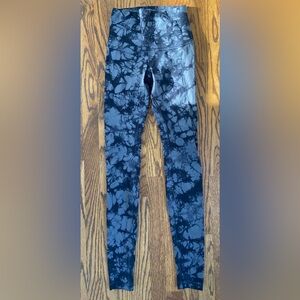 Lululemon Wunder Under leggings - Size 4, 28” tie dye